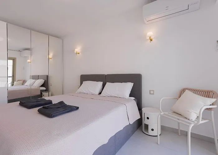 7 Pradignac By Halldis Apartment